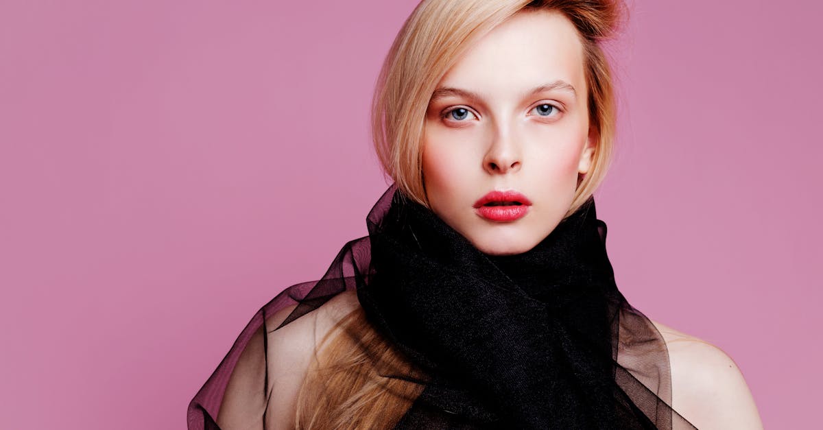 découvrez le monde fascinant du maquillage avec nos conseils, astuces et tutoriels. apprenez à créer des looks époustouflants et mettez en valeur votre beauté grâce à nos produits de qualité. que vous soyez débutant ou expert, retrouvez l'inspiration et les tendances de la beauté ici !