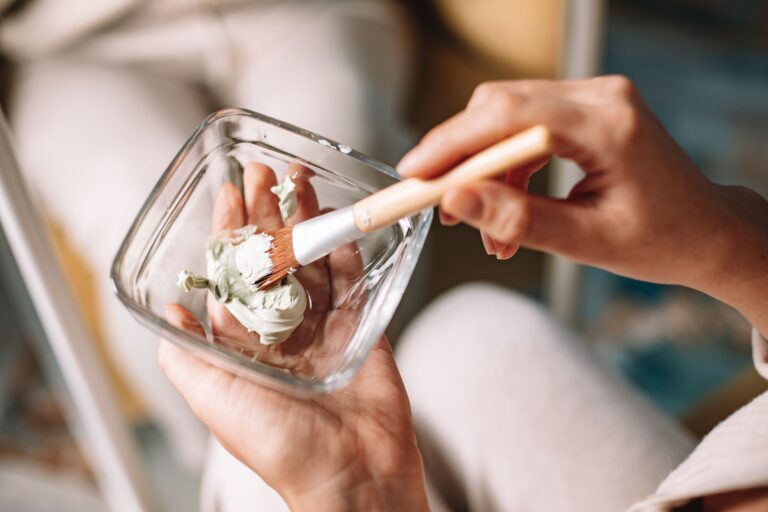 Comment enlever efficacement son maquillage et retrouver une beauté naturelle ?