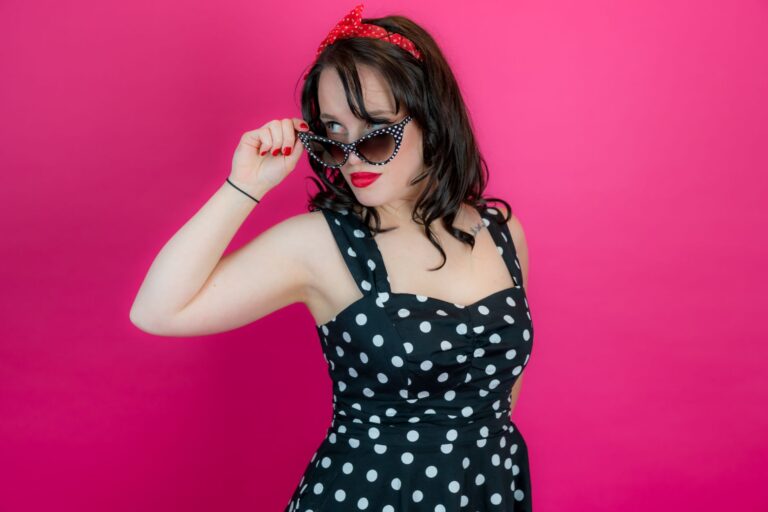 Comment adopter une coiffure vintage pour un look rétro ?