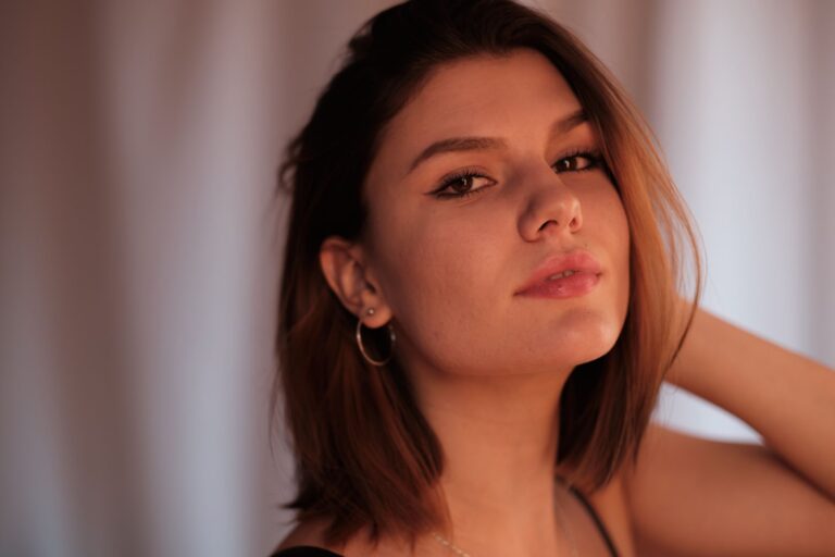 Comment réaliser un maquillage naturel pour un look frais au quotidien ?