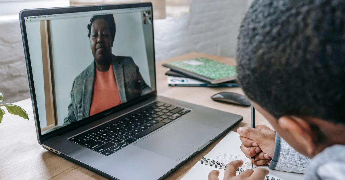 Les avantages de poursuivre un enseignement à distance
